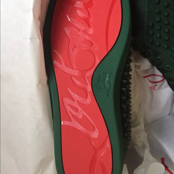 Comment below up to a size 15 - Picture 3 of 8